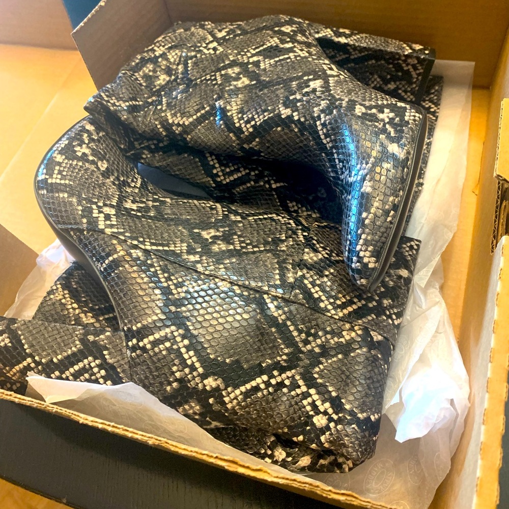 Women snake skin boot ,size 9 from Nordstrom